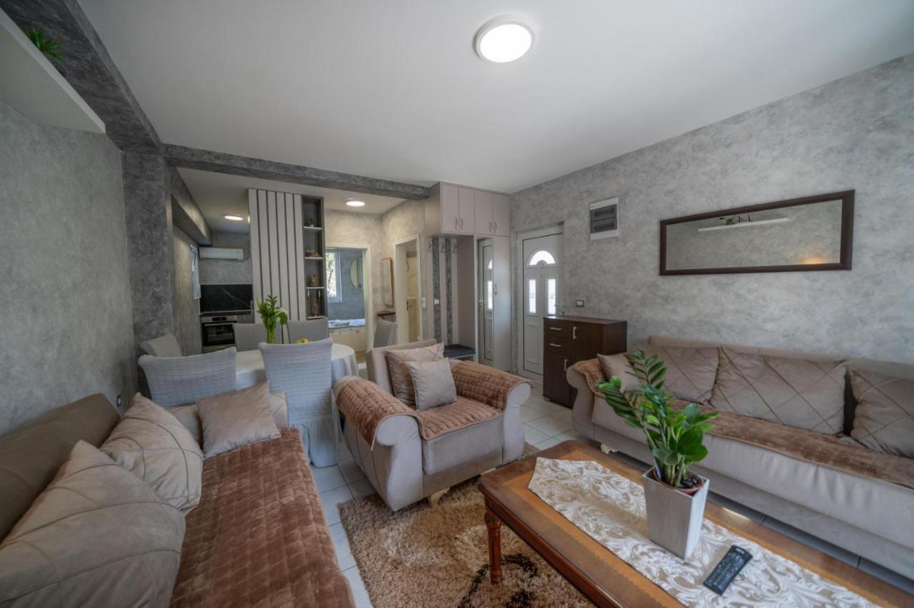 Apartman Anja Risan Esterno foto