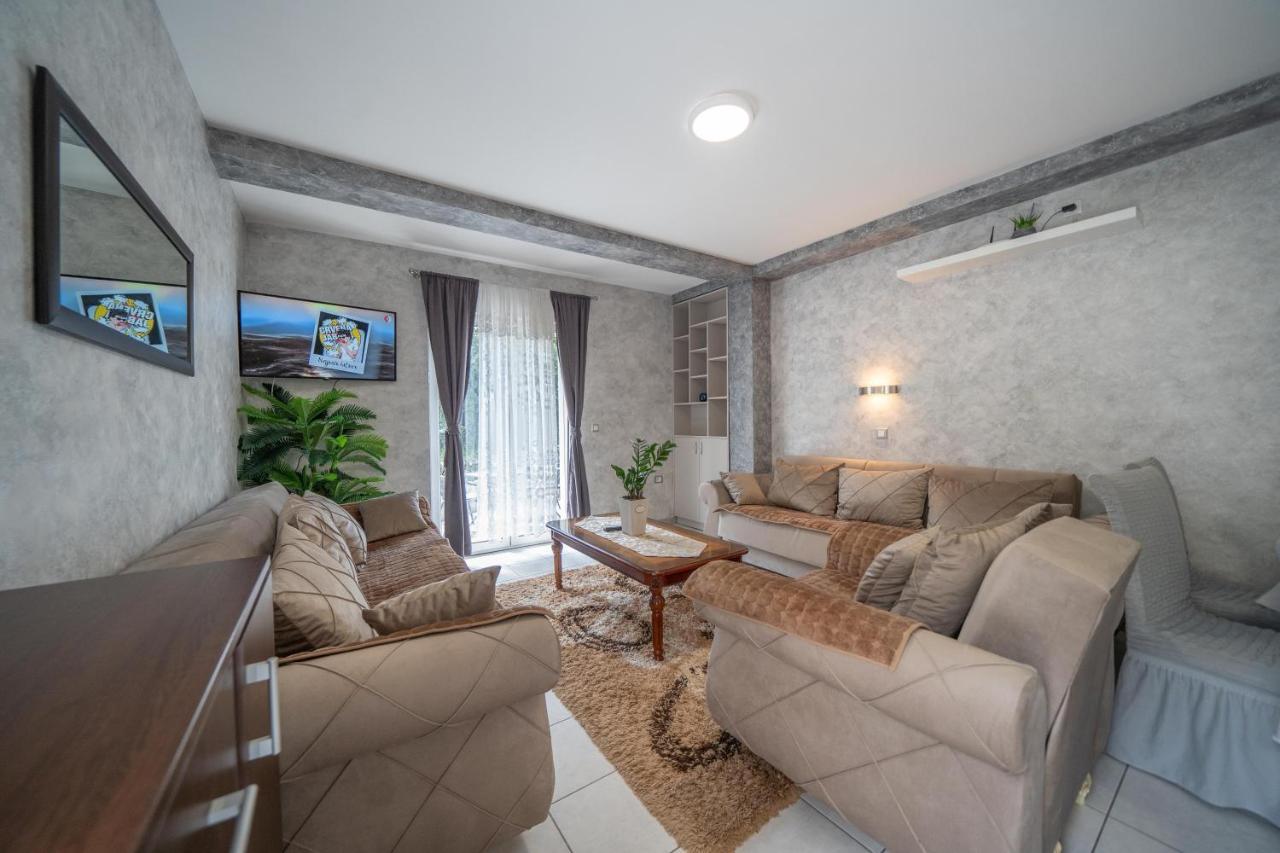 Apartman Anja Risan Esterno foto