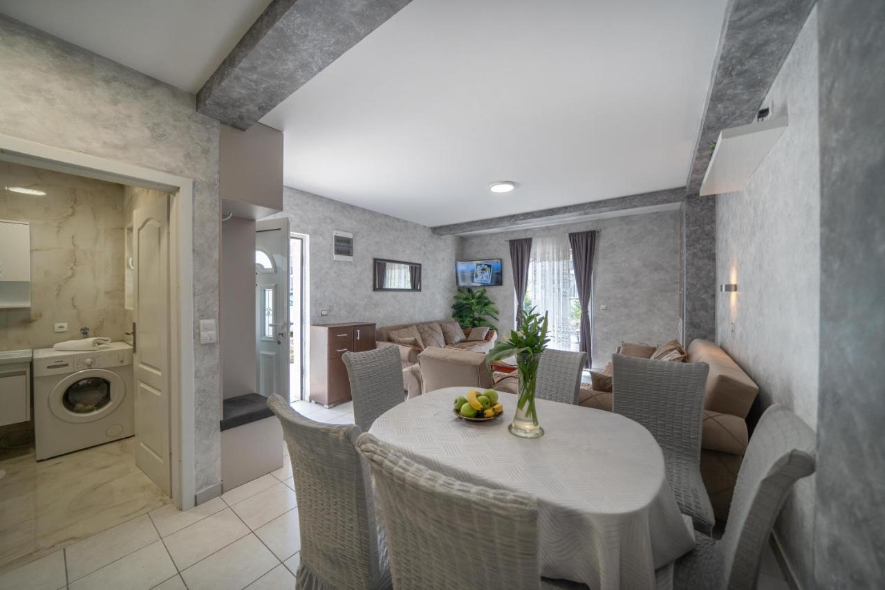 Apartman Anja Risan Esterno foto